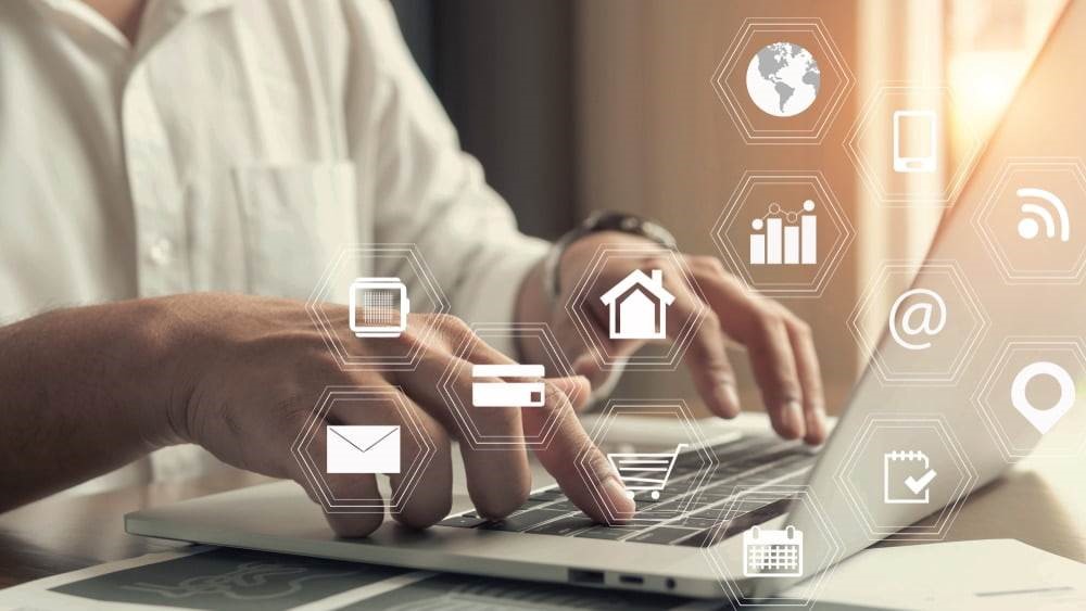 3-الاستثمار عبر منصات عقارية على الانترنت