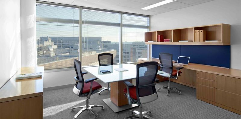 ما هي مميزات تواجد مكتبك الإداري في مولات الشروق؟