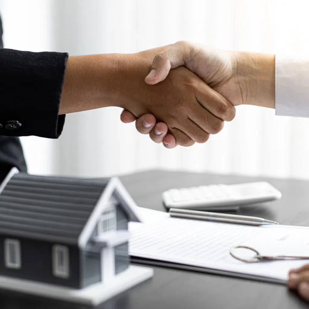 الفلل والمنازل